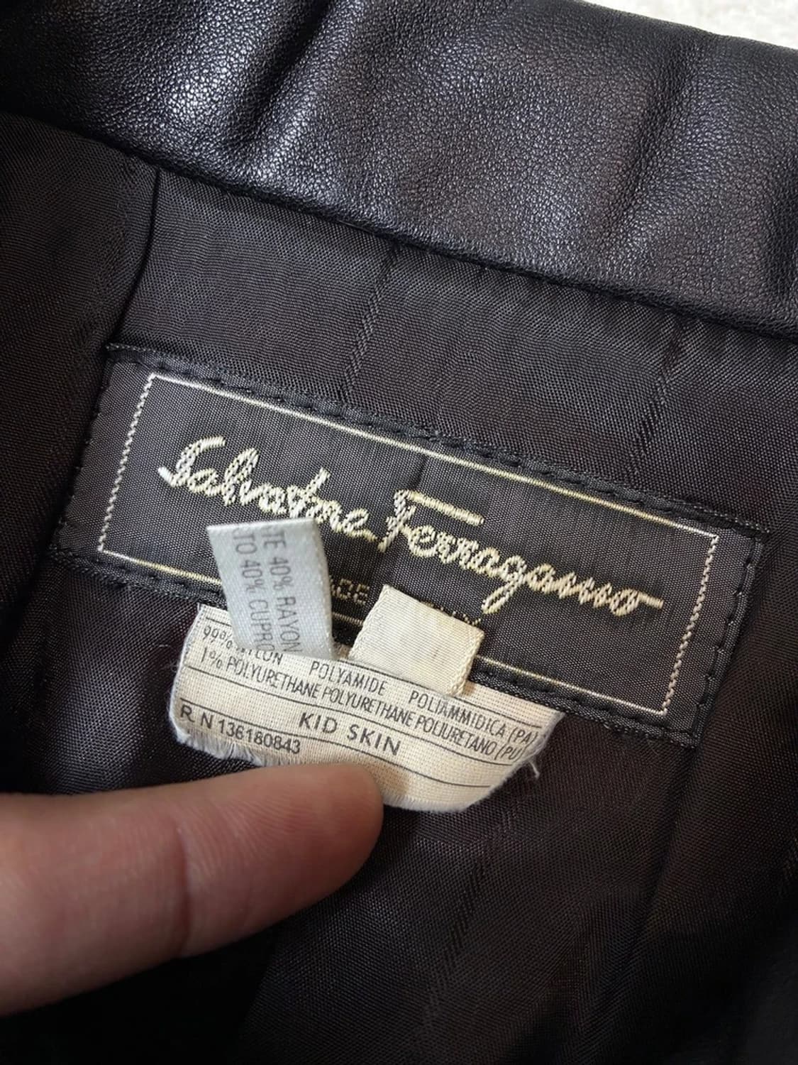 페라가모 90's 간치니 버튼 가죽 배색 코트 PN7816 상품이미지5