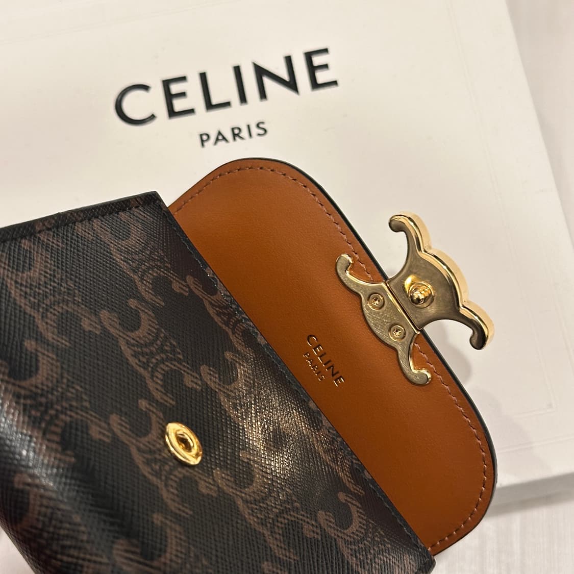 CELINE Small Flap Wallet 셀린느 트리옴프 지갑 상품이미지5