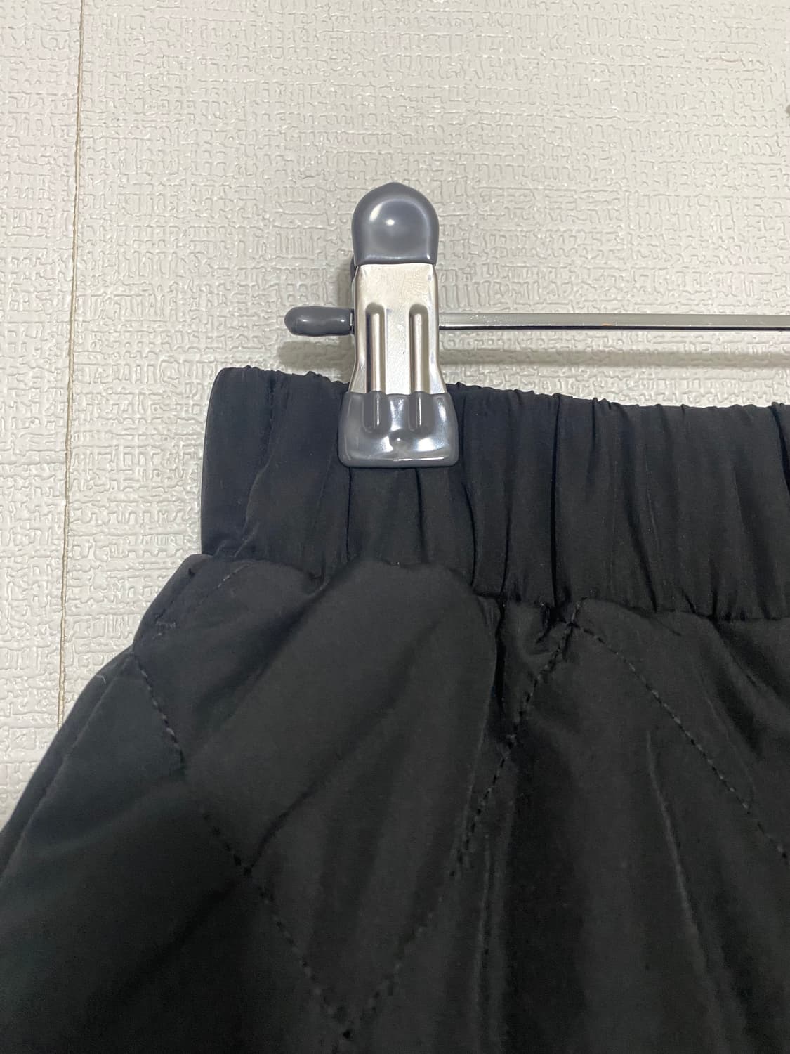 아떼바네사브루노 퀼팅 패딩 미니 스커트 23FW 상품이미지4