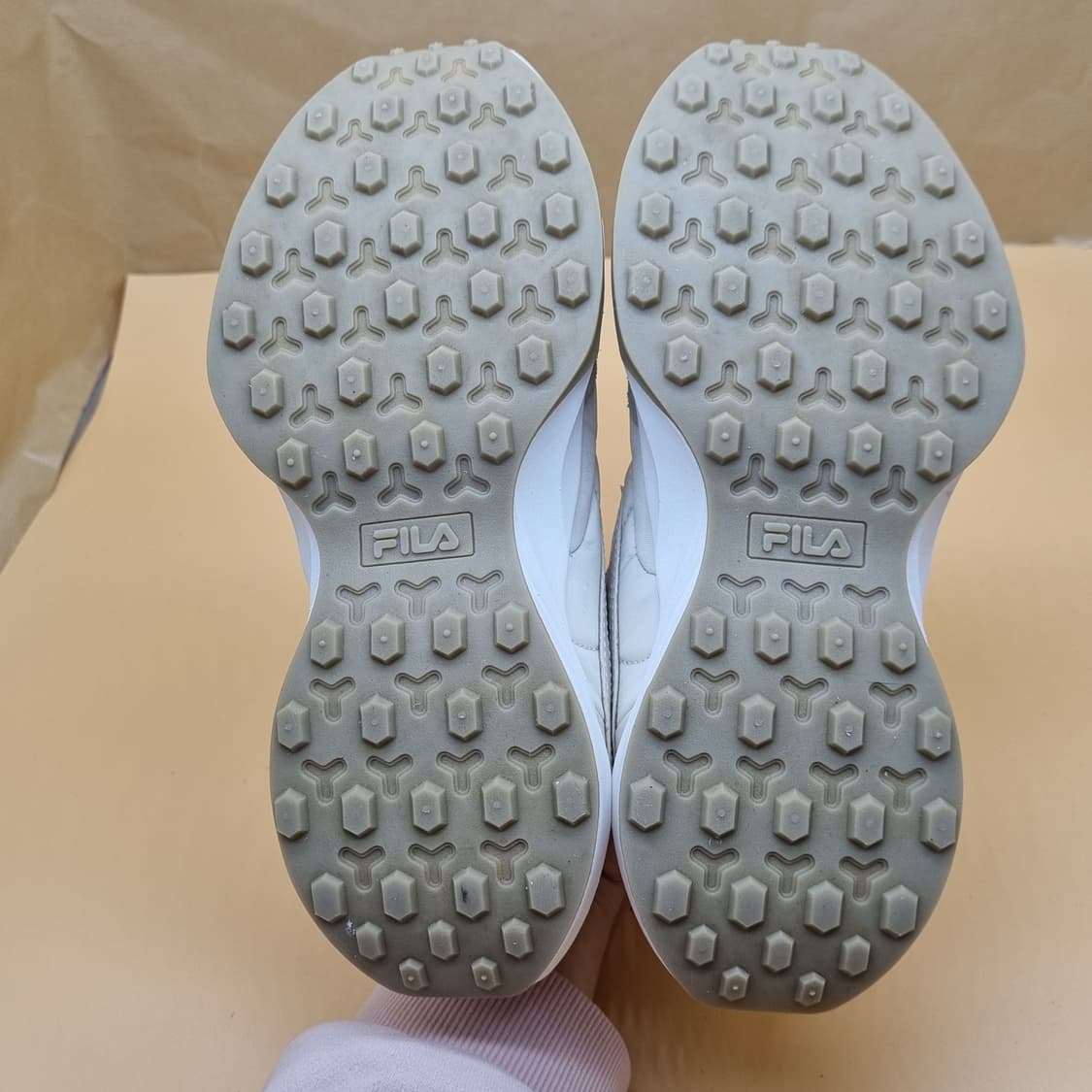 휠라 트라이벌 레이스 운동화250. 상품이미지3