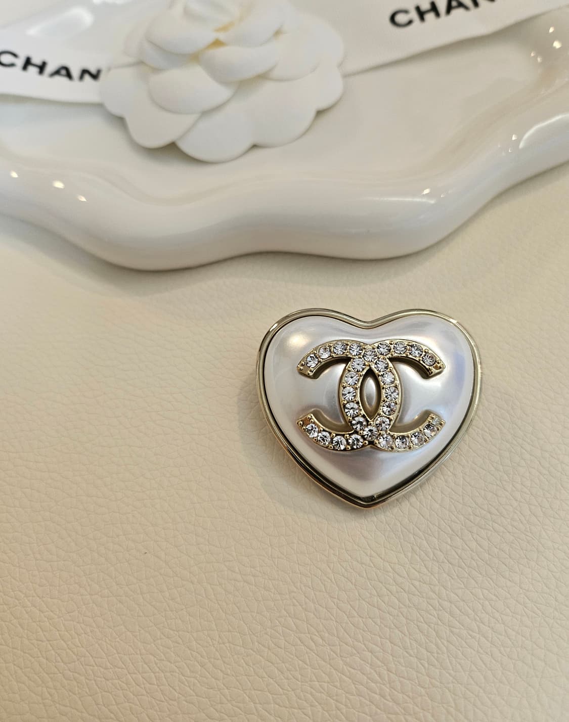 샤넬 진주하트 CC로고 브로치 업사이클링 상품이미지2