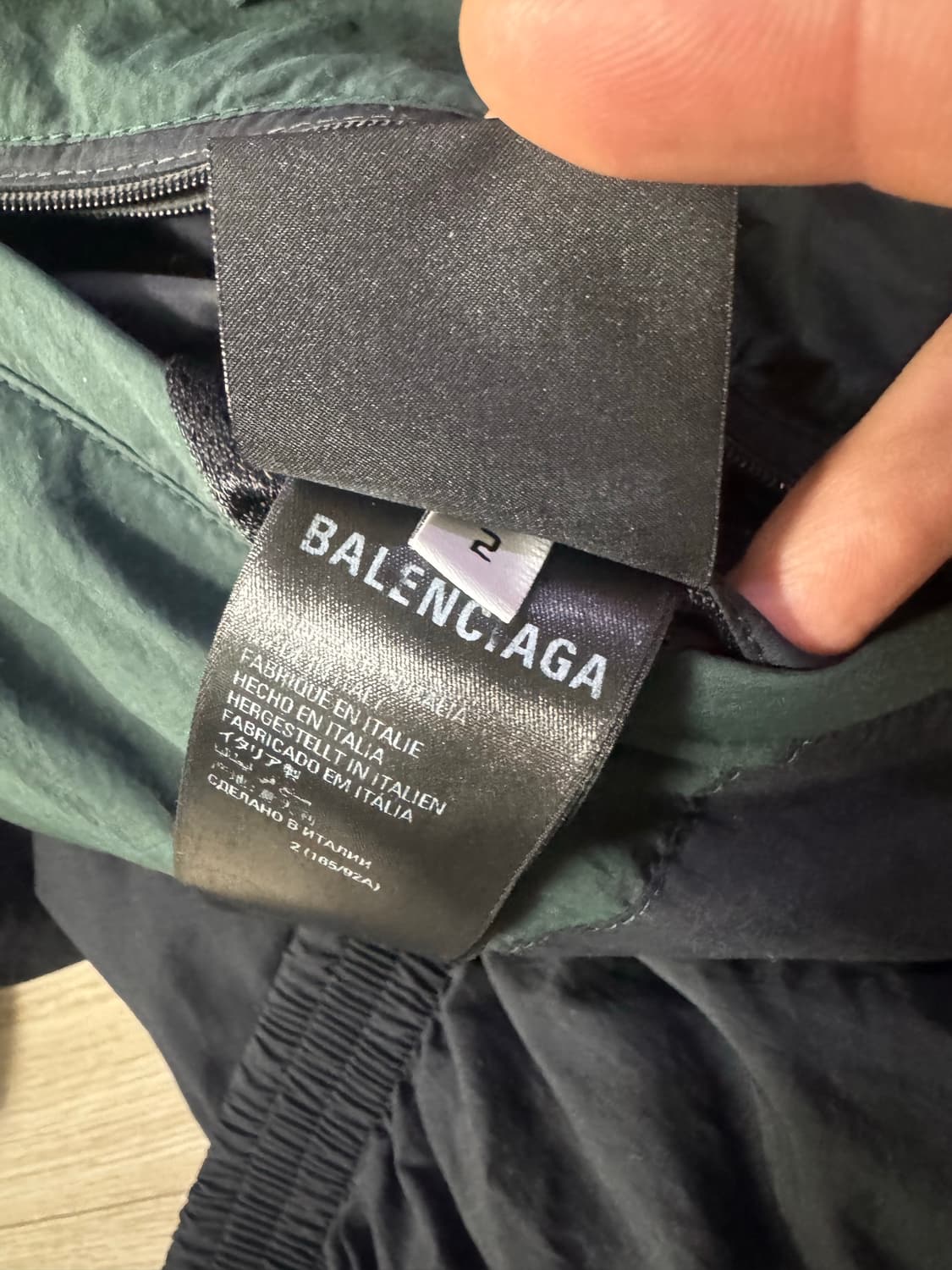 2size) 발렌시아가 x 아디다스 리버시블 패딩 자켓 그린 상품이미지8