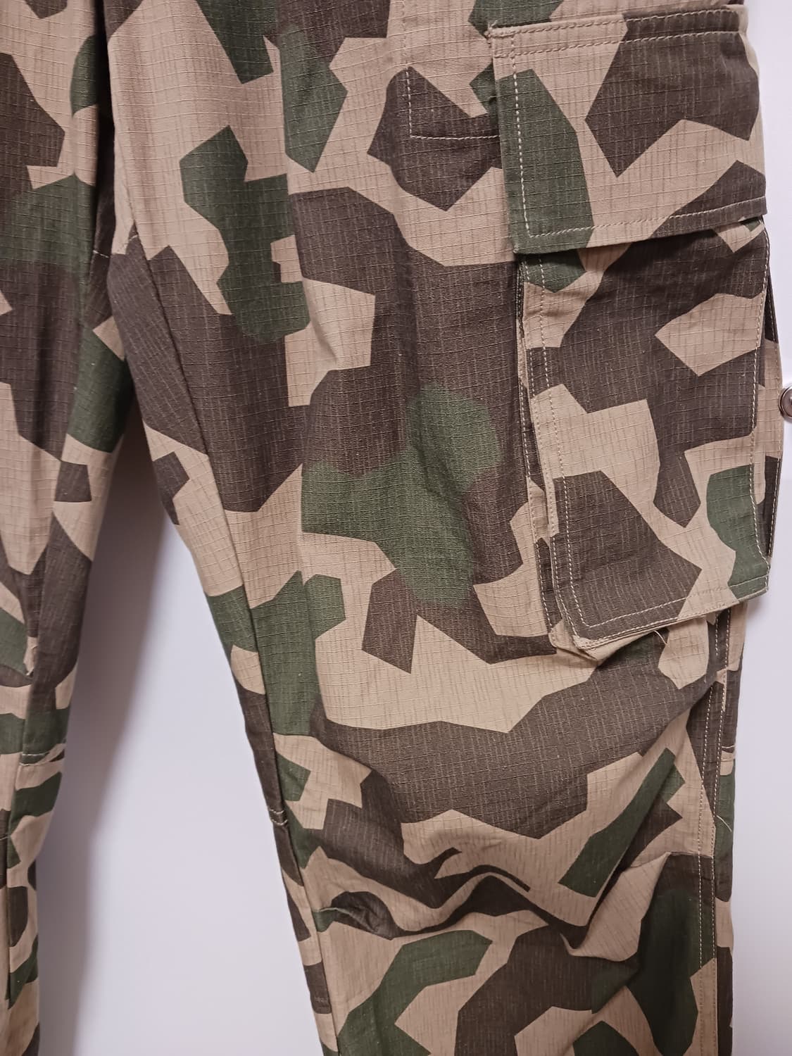 엑스트라오디너리 카모 카고팬츠 상품이미지2