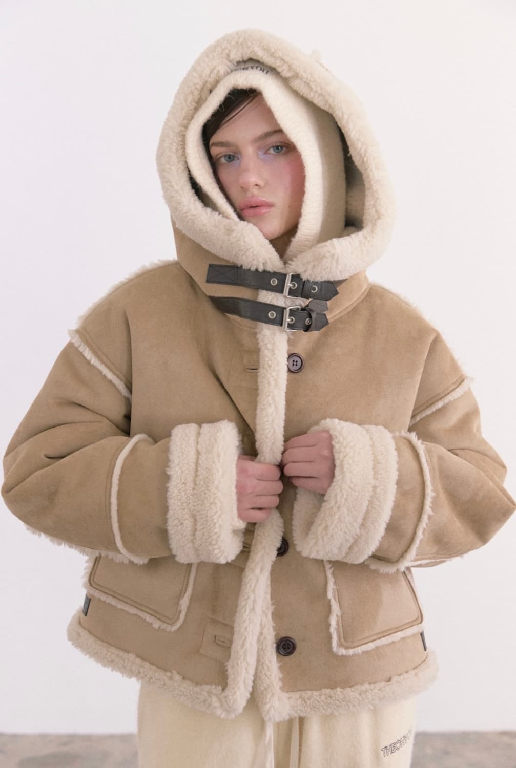 (택O) (새상품) 더오유 빈티지 버클 후디 무스탕 (베이지) 상품이미지2