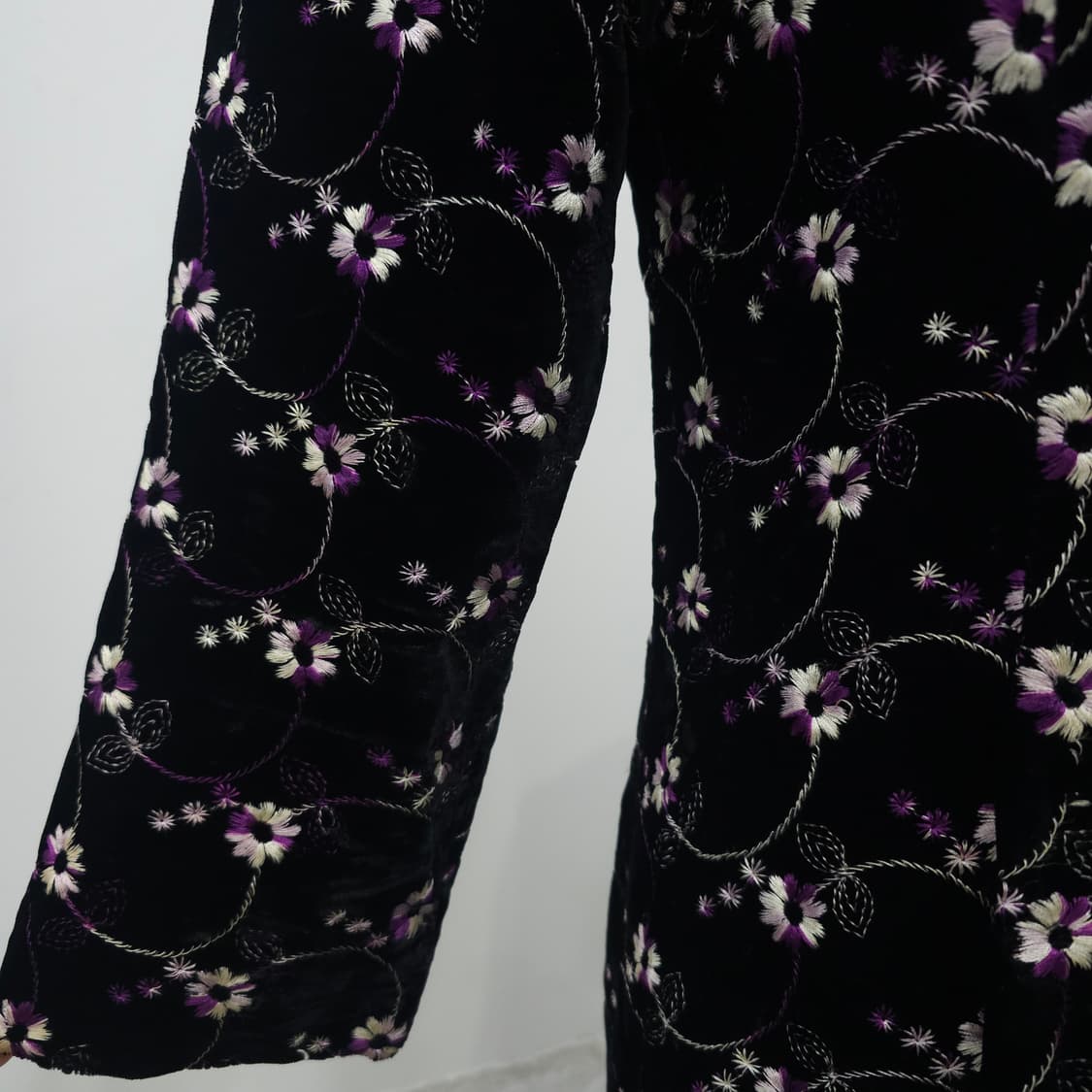 블랙 벨벳 퍼플 플라워 자수 원피스 상품이미지7