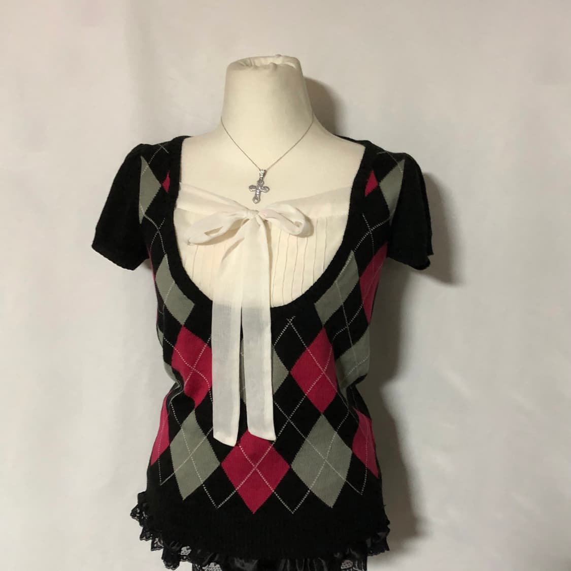 리본 로걀 아가일 니트 탑 블랙 상품이미지4