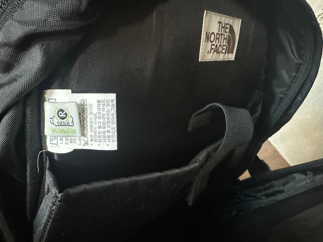노스페이스 백팩 27L 검정 NM2DL01J 판매 상품이미지9