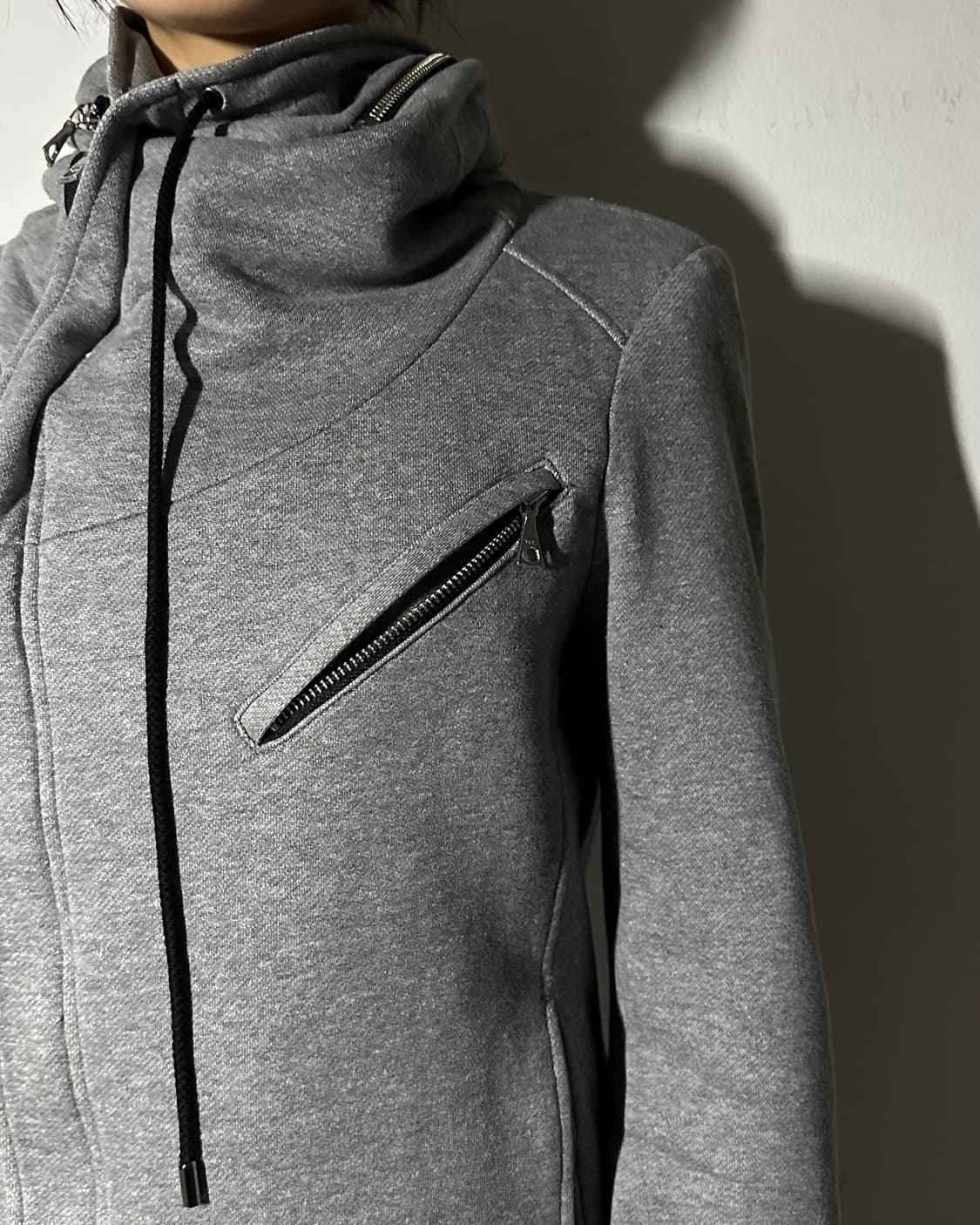 캐서린 햄넷 런던 컨버터블 넥 집업 자켓 상품이미지2