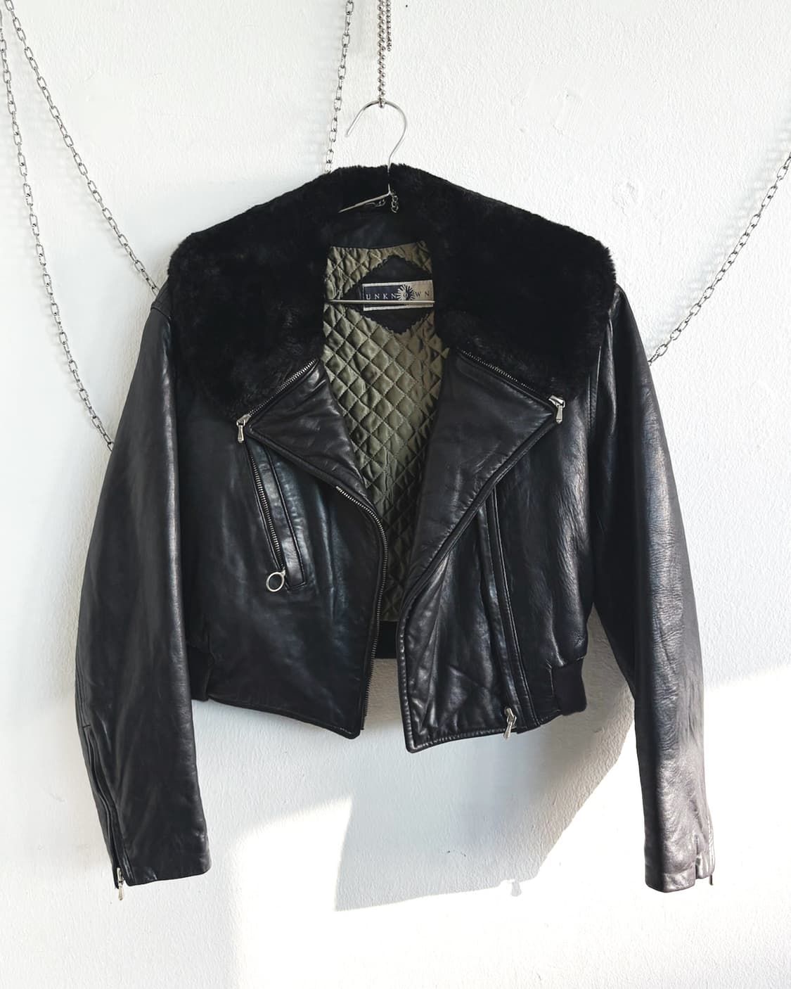 unknown uk asymmetric 퍼 칼라 크롭 레더 봄버 상품이미지4