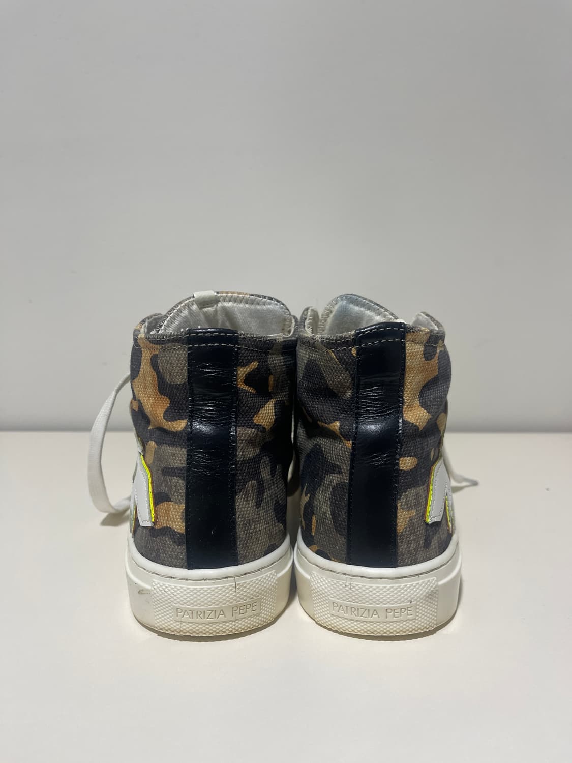 PATRIZIA PEPE 카모 하이탑 스니커즈 38 상품이미지3