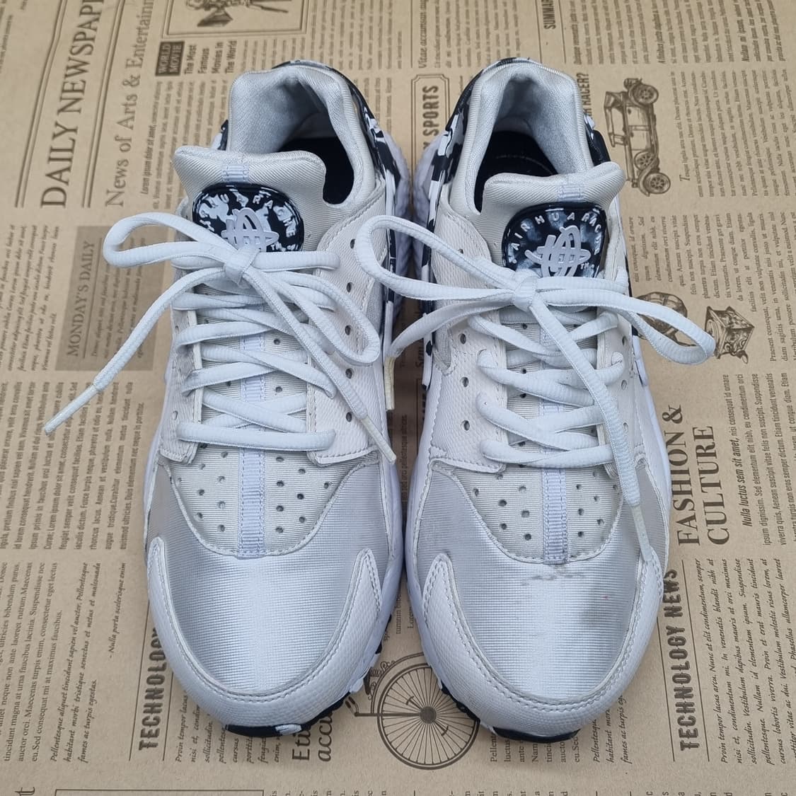 나이키 에어 허라취 여성운동화 실사이즈235 상품이미지2