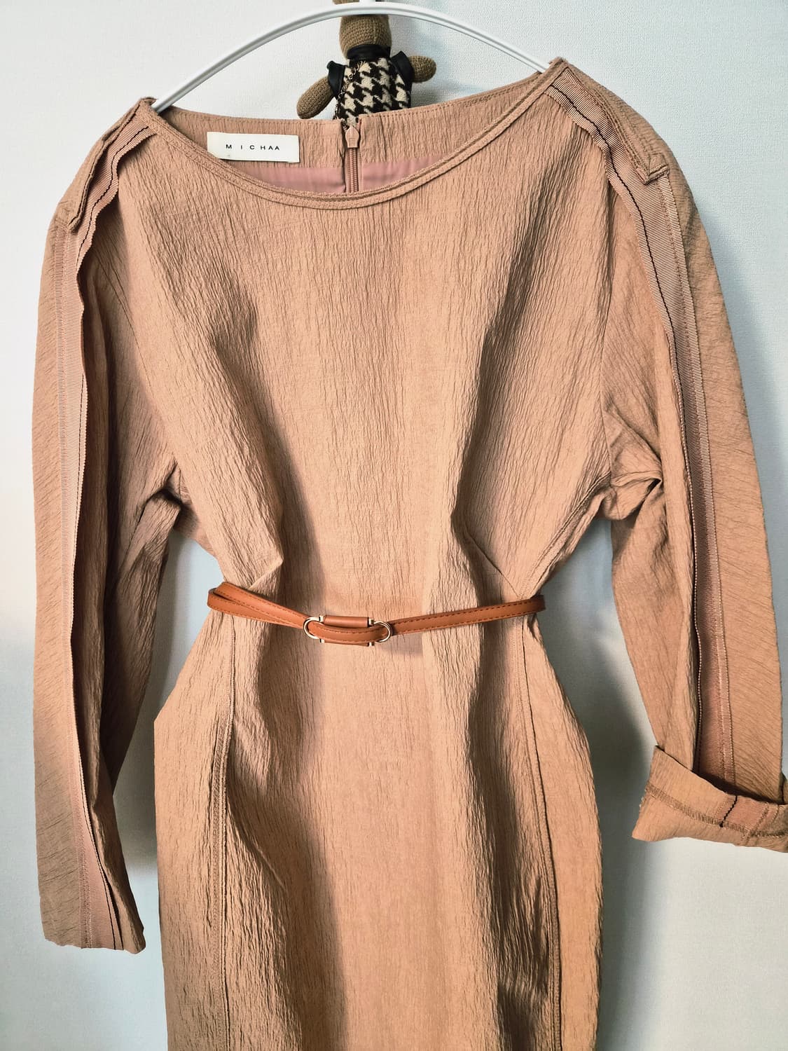 [MICHAA] 미샤 텍스처드 원피스 (베이지)하객룩, 오피스룩으로 유명 상품이미지3