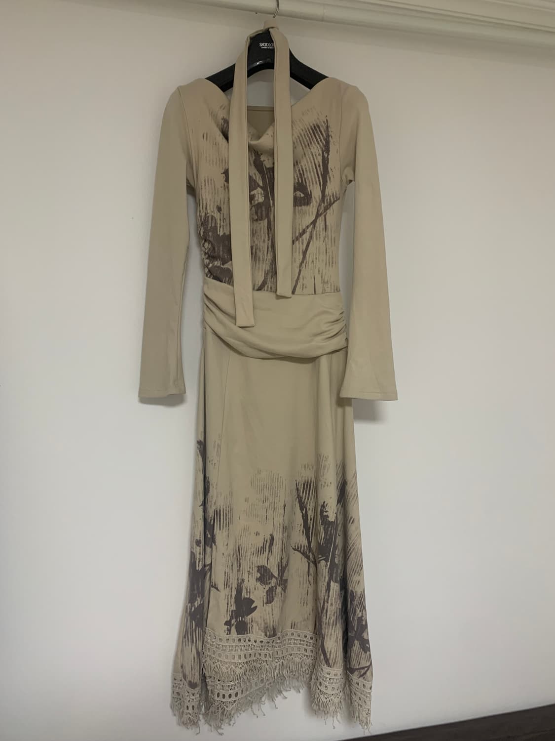 그런지 프린팅 허리 셔링 롱원피스 (착샷ㅇ) 상품이미지2