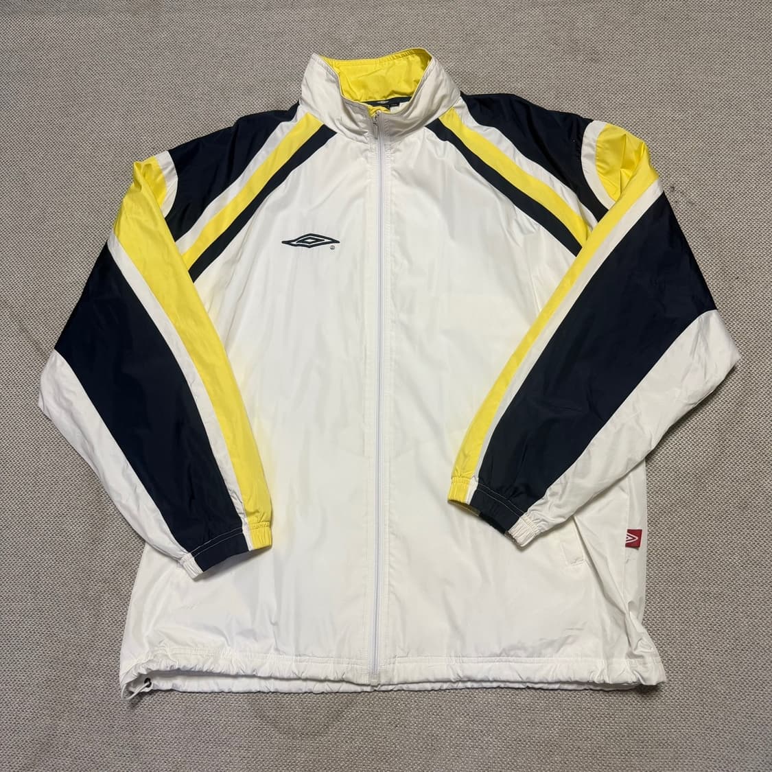 엄브로 올드스쿨 바람막이 상품이미지1