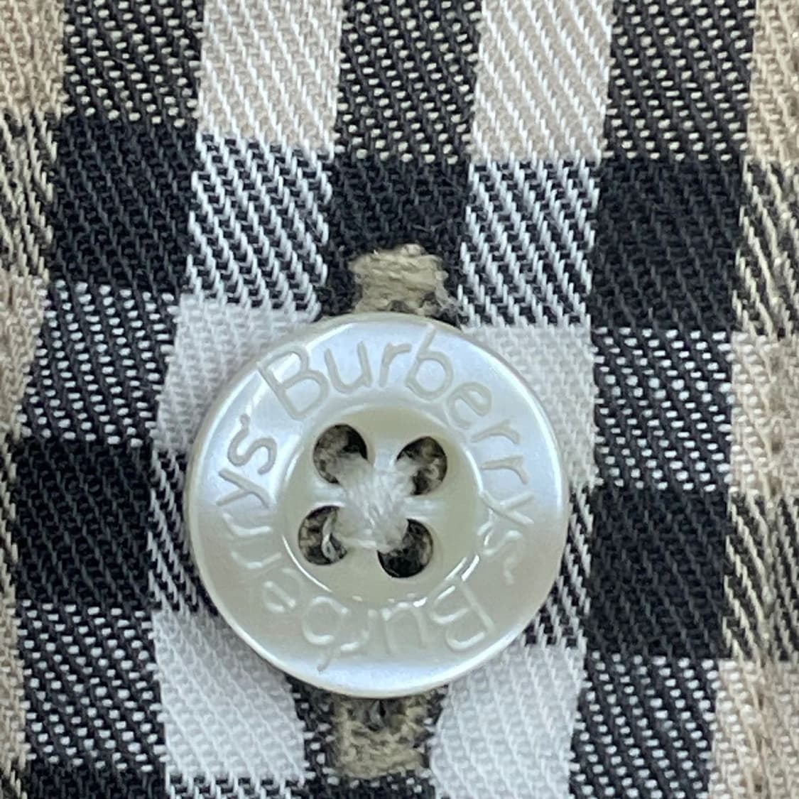 Burberry  버버리 오리지널 크레스트 자수 노바체 상품이미지3