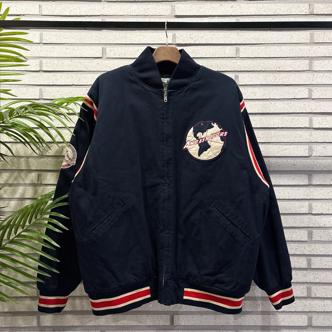 RUCKER 루커빈티지 90s 캐주얼 스타디움자켓 엠버서더 패치 디테일 상품이미지2