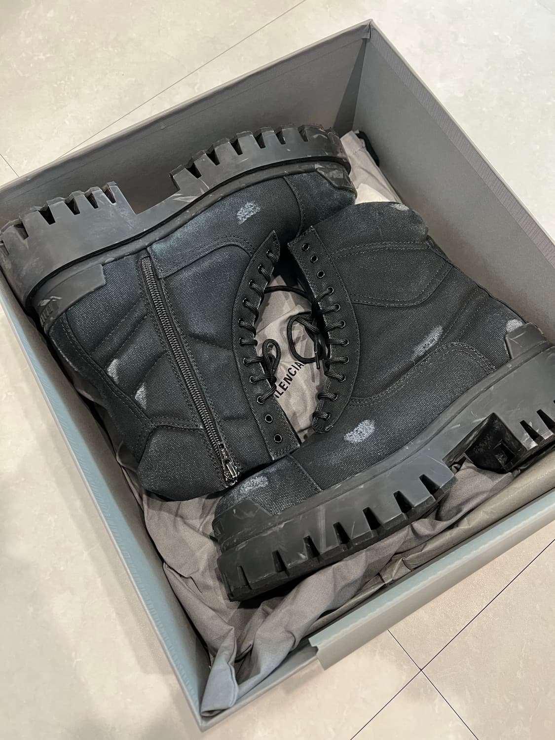 발렌시아가 스트라이크 41SIZE 상품이미지1