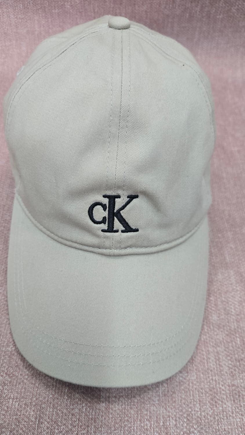 [정품] 캘빈클라인 진스 모노로고 볼캡 베이지 (상태 최상) 상품이미지1