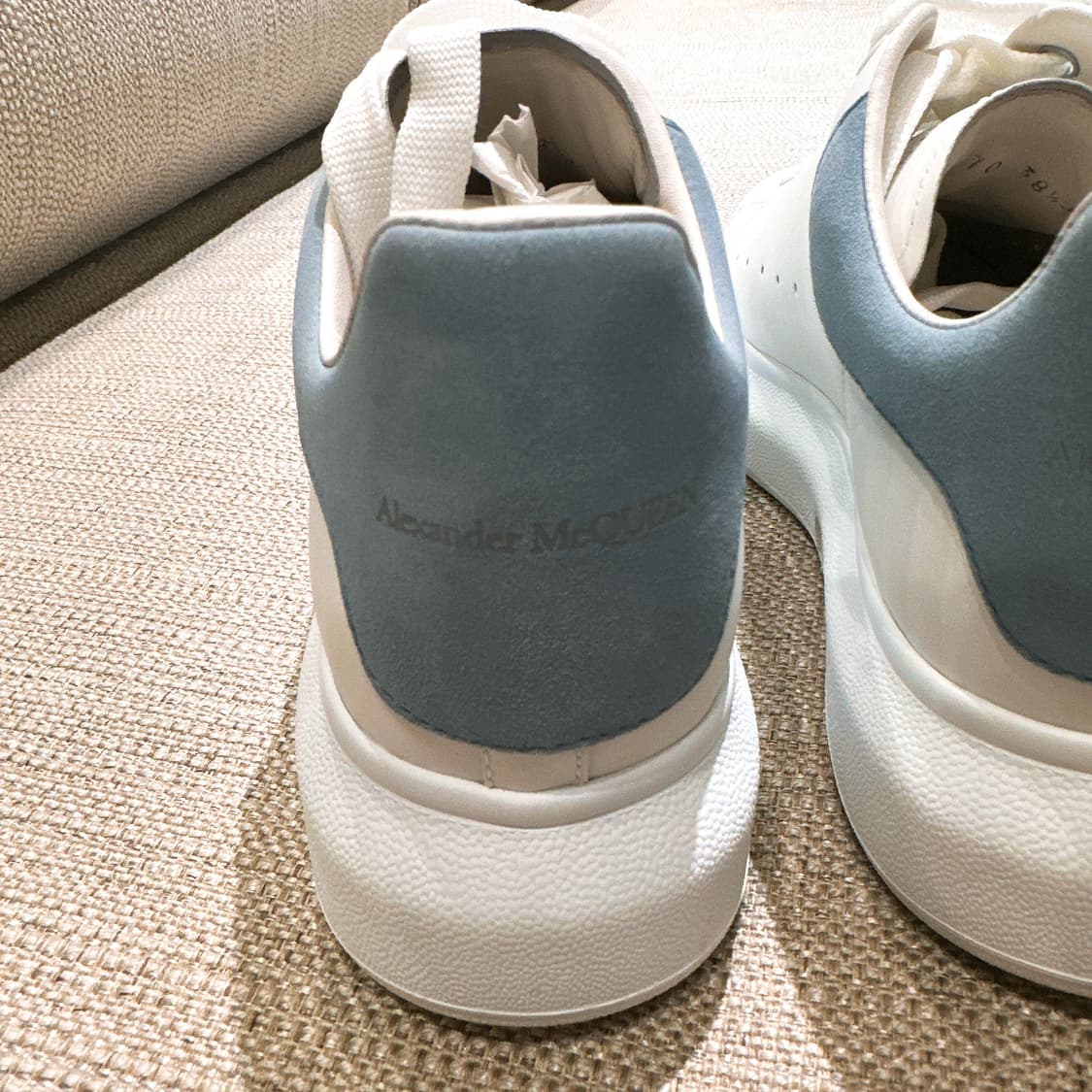 알렉산더 맥퀸 여성 베이지 오버솔 스니커즈 상품이미지5