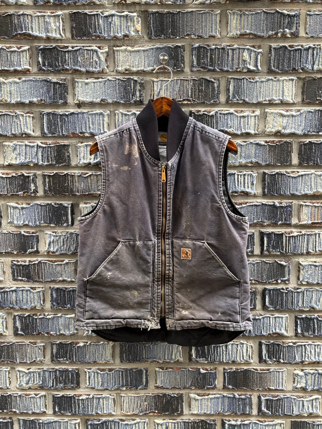 칼하트 v02 하드페이드 베스트 상품이미지1