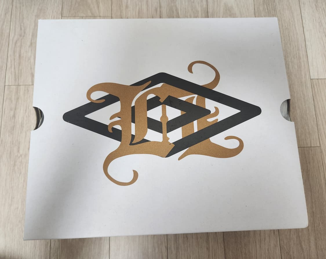 (새상품)엄브로 LEEY 콜라보 패딩부츠 240사이즈 상품이미지5