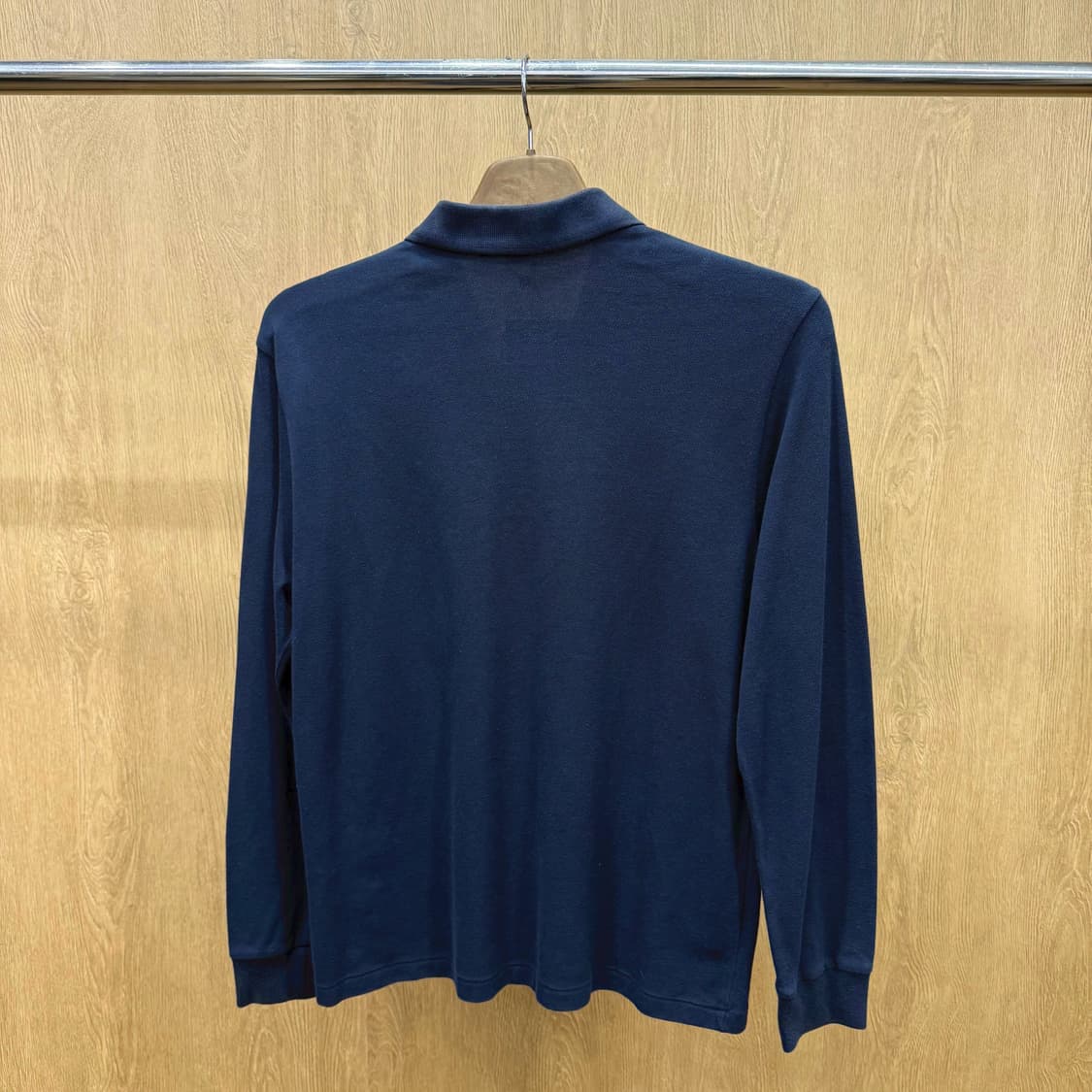 버버리 긴팔 카라 폴로티 노바체크 넥라인 포인트 디테일 레귤러핏 네이비 상품이미지3