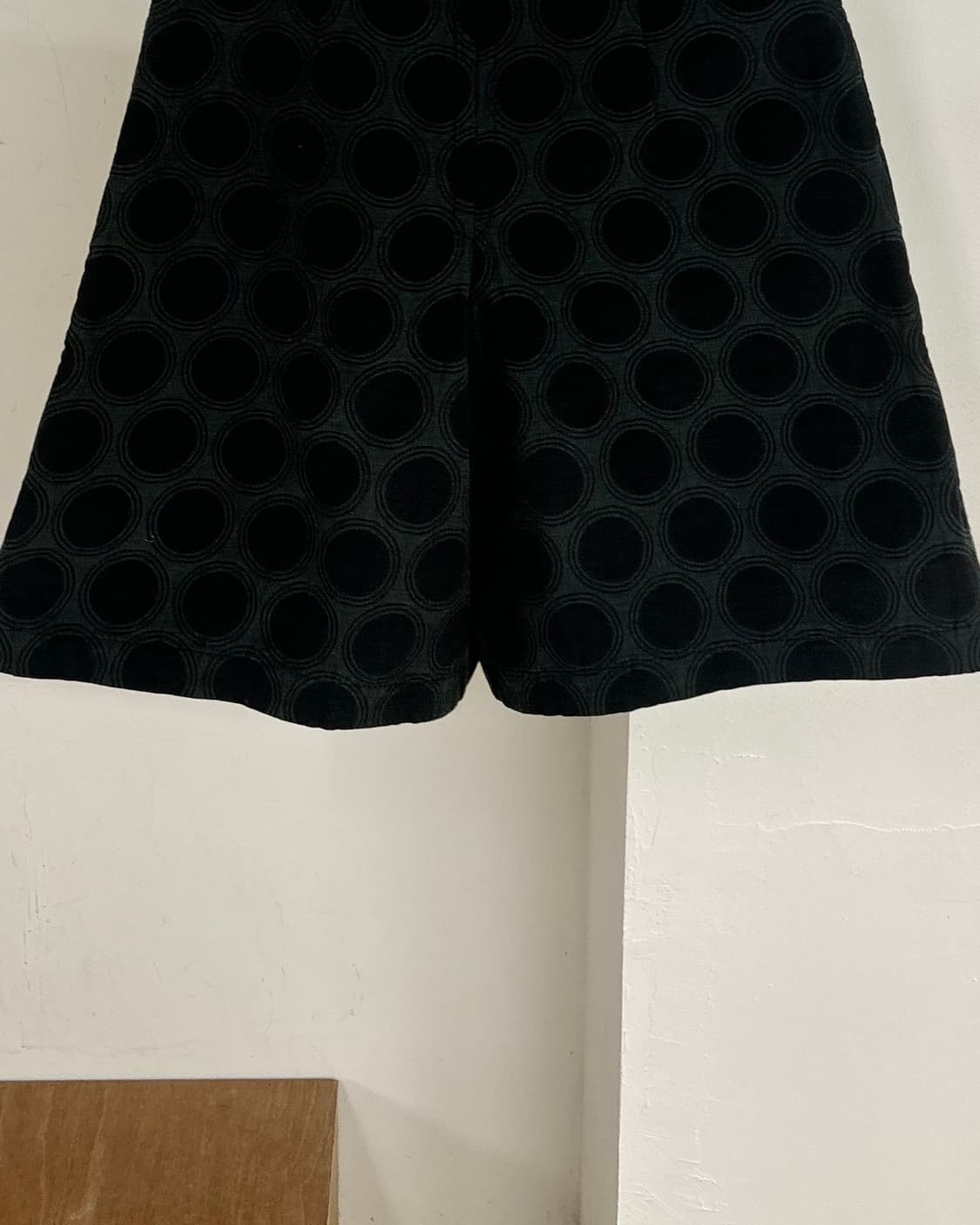 마르니 블랙 앤 그레이 원형 패턴 숏팬츠 상품이미지5