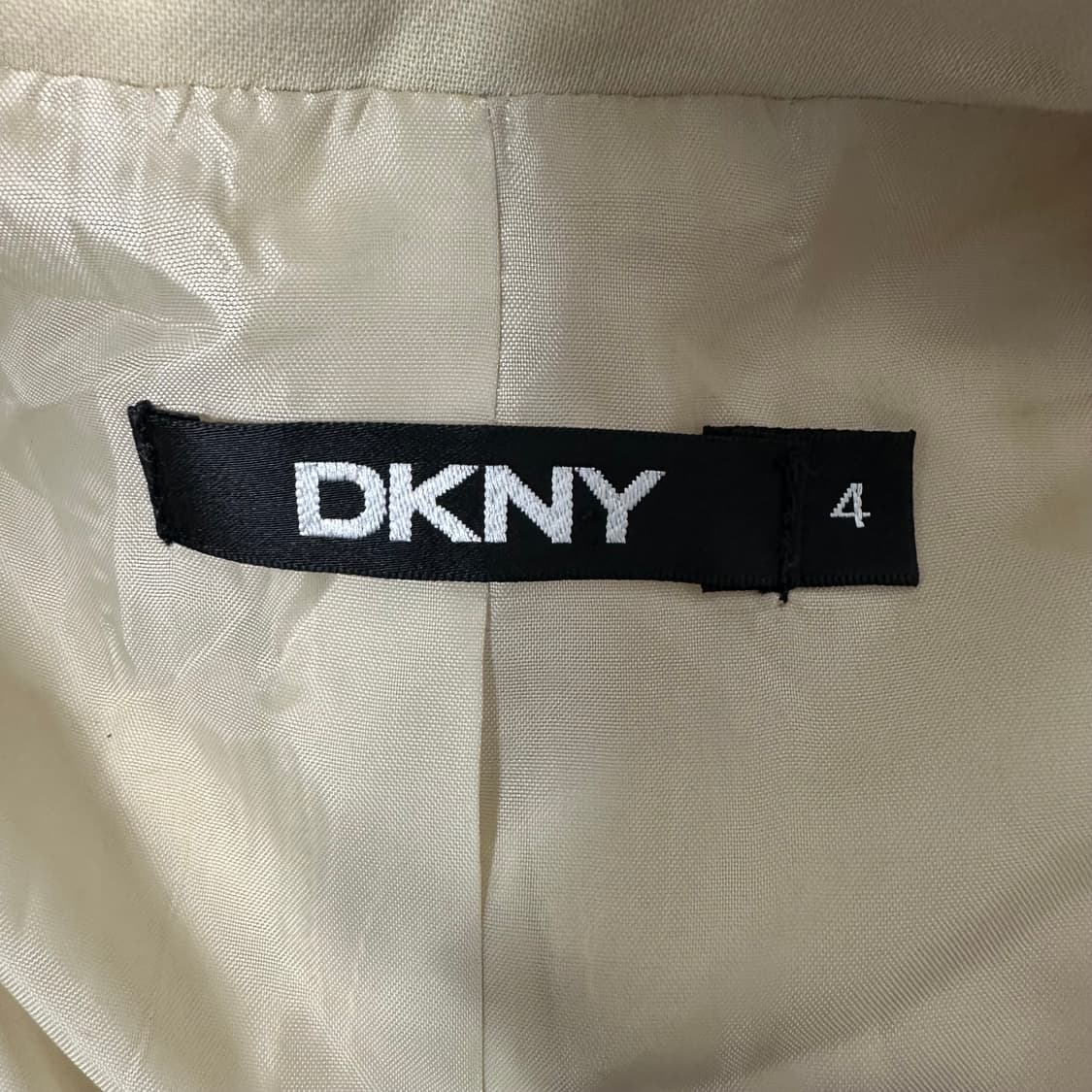 DKNY 디케이엔와이 베이지 미니멀 원피스 4 (클래식) 상품이미지4