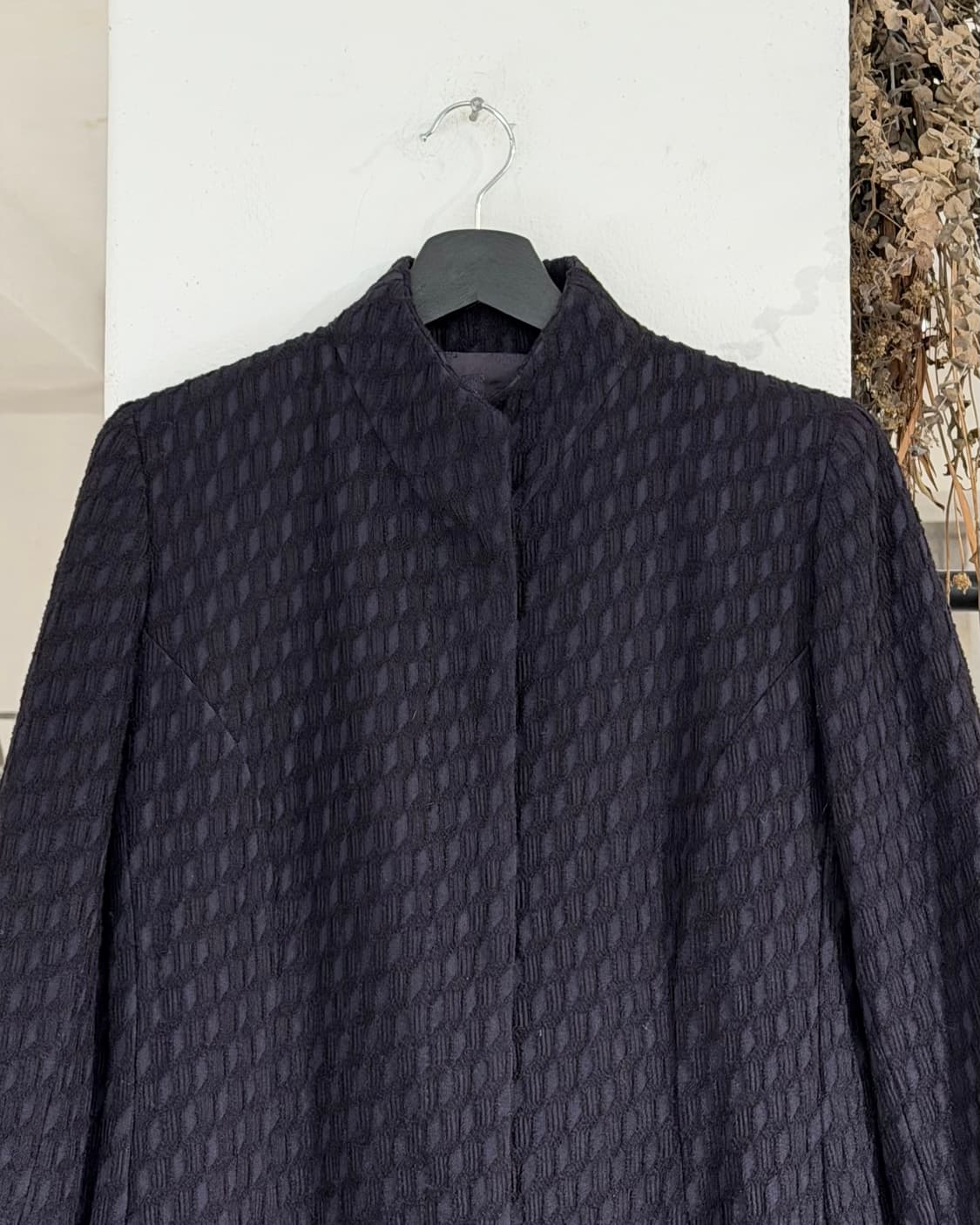 로에베 다크퍼플 히든버튼 텍스쳐드 코트 상품이미지4