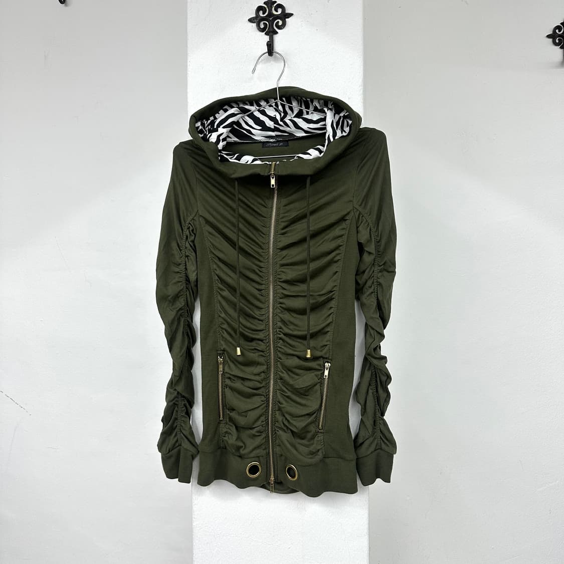 Skinny lips shirring hood zip 상품이미지4