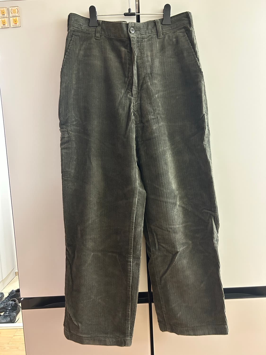 유니클로 코듀로이 팬츠 다크카키 79 팝니다 상품이미지1