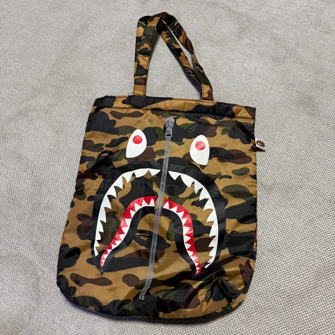 Bape 베이프 잡지 부록 샤크 카모 토트백 상품이미지1