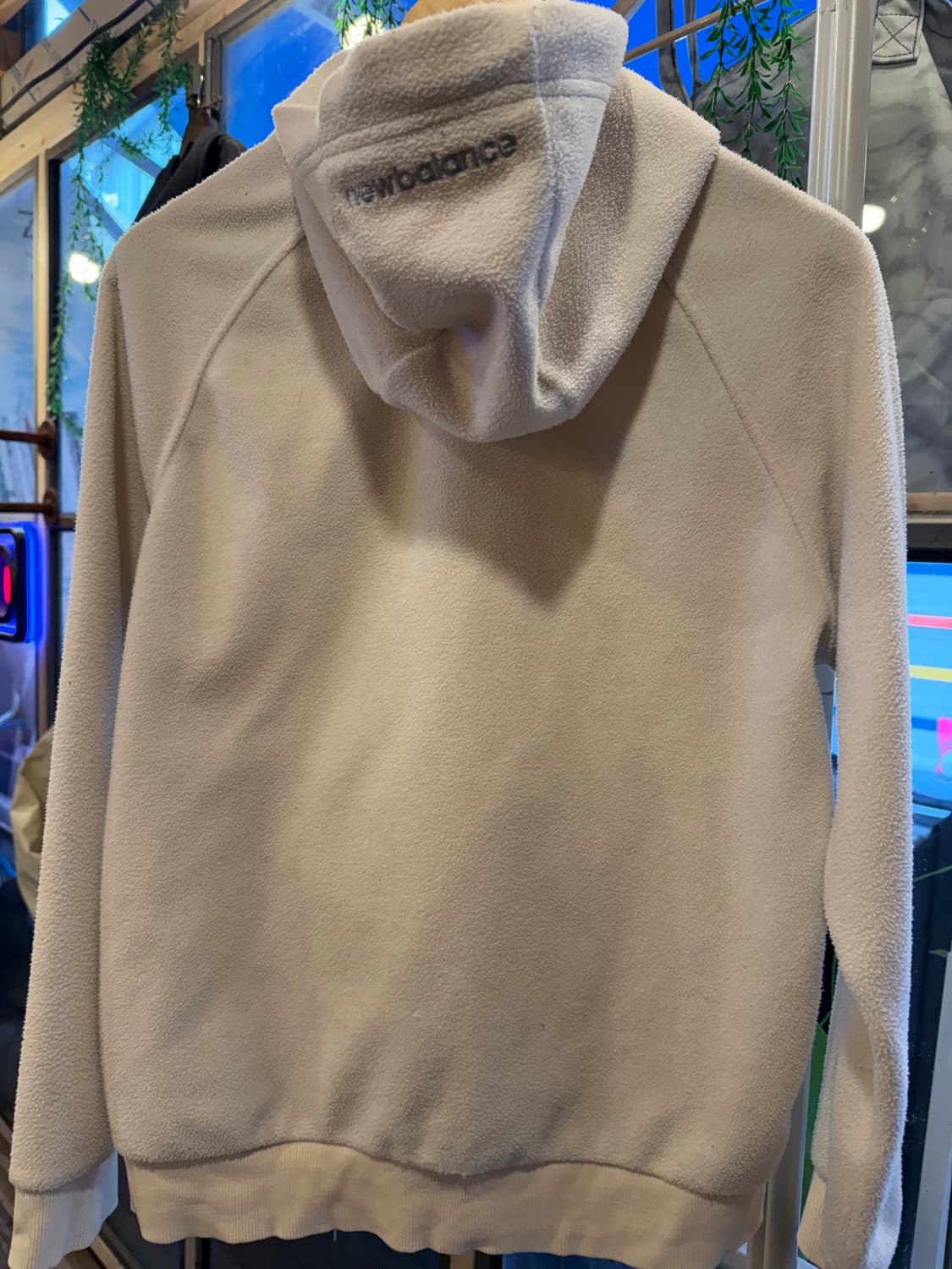 뉴발란스 화이트 후리스 후드티 상품이미지4