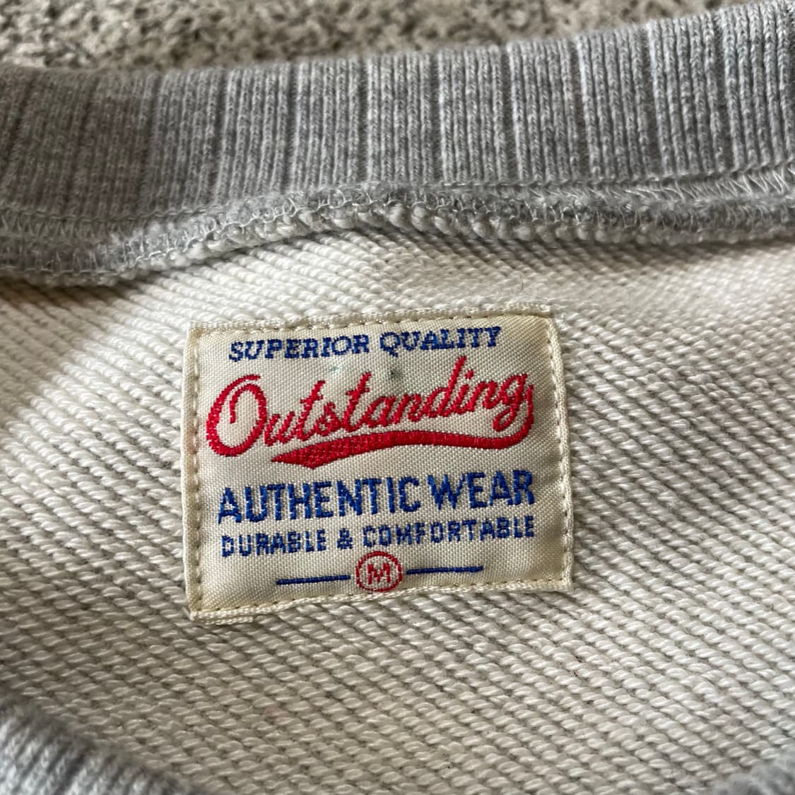 아웃스탠딩 포켓 맨투맨 상품이미지3