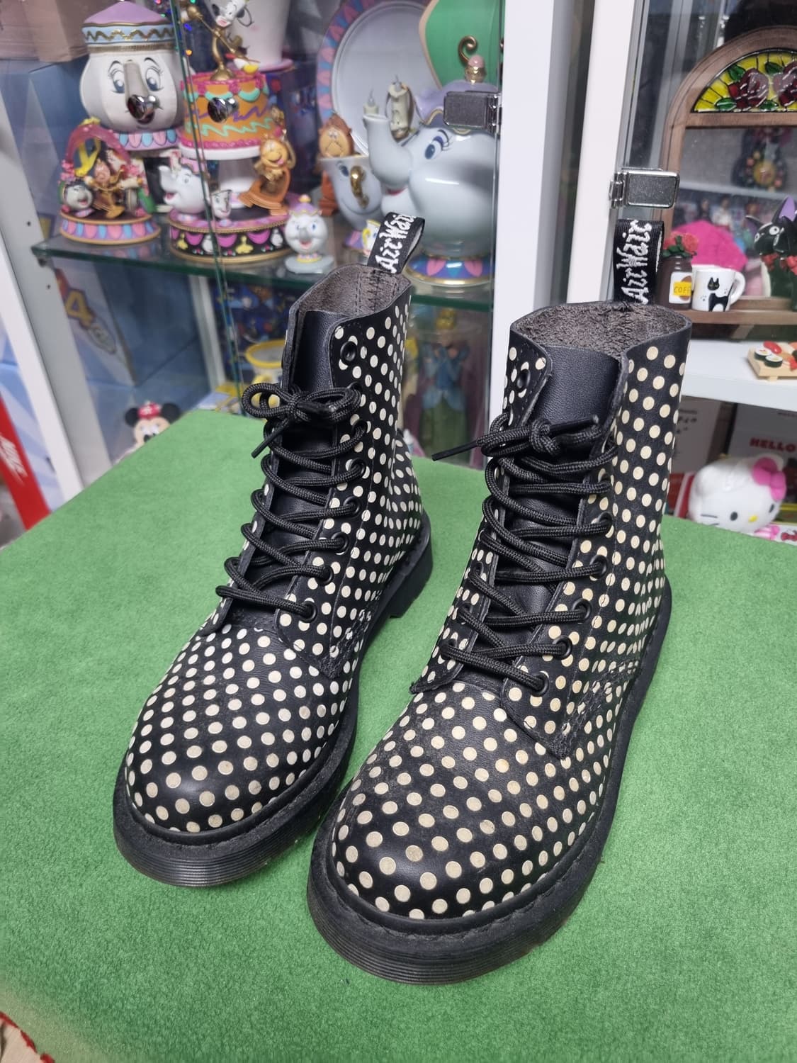 땡땡이 닥터마틴 워커 상품이미지1