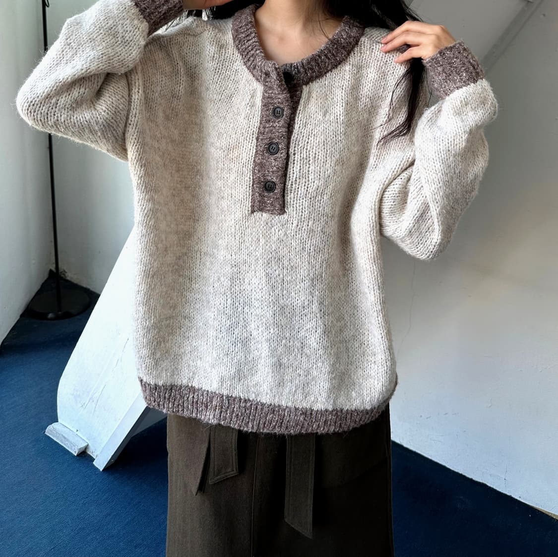 Brushed fabric button neck wide knit 상품이미지10