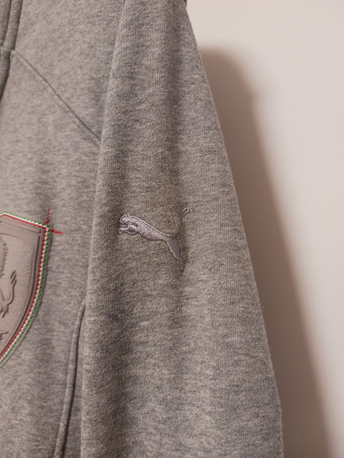 푸마 올드스쿨 레이싱 페라리 집업 상품이미지3