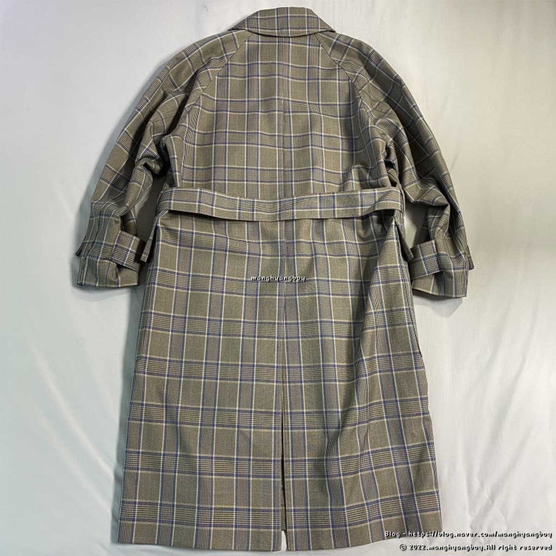 솔리드옴므 블루 체크 트렌치코트 베이지 48 (새상품급) 상품이미지3