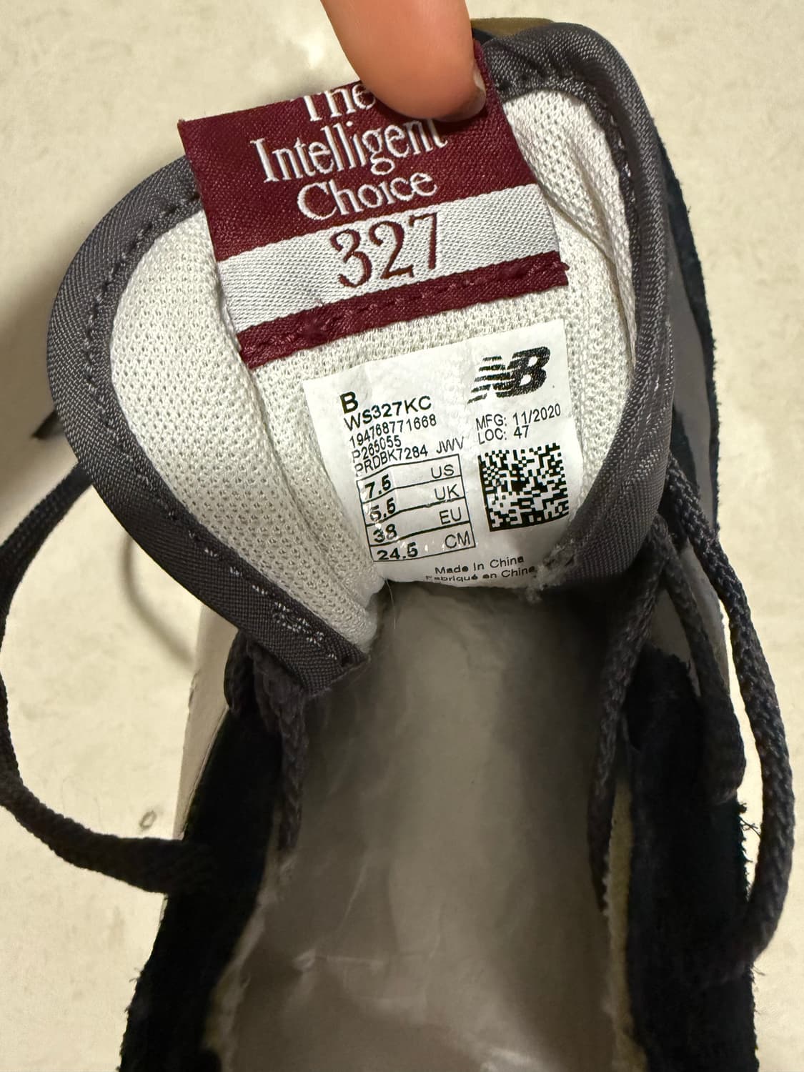 뉴발란스 327 블랙 문빔 245mm 상품이미지6