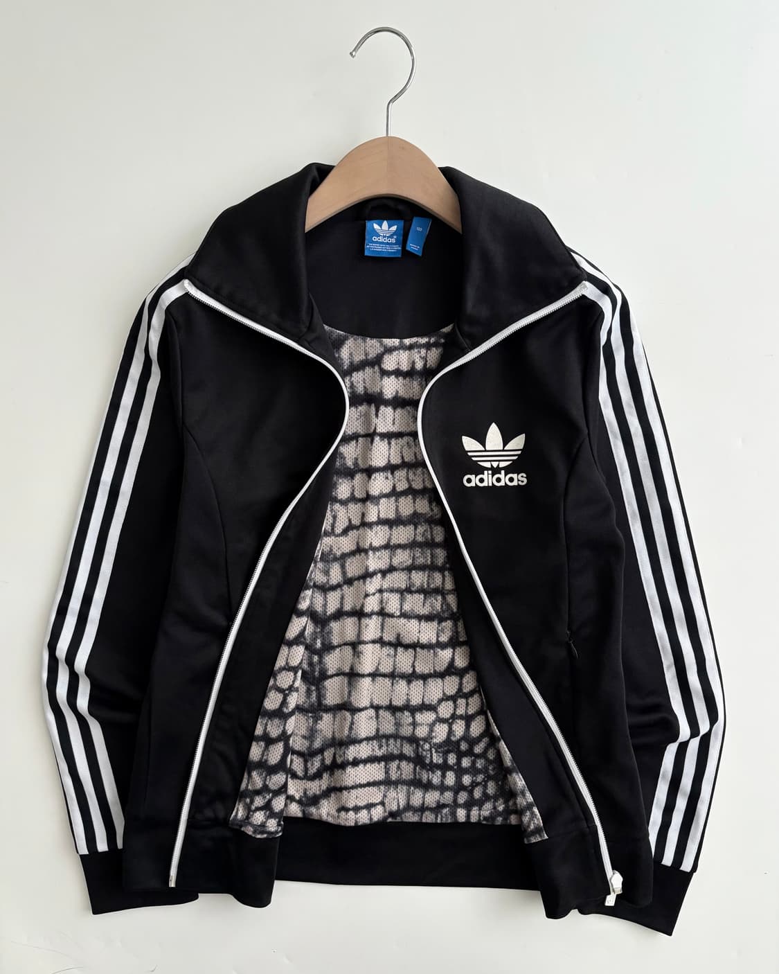 Adidas 아디다스 블랙컬러 안감 레오파드 유로파 트랙탑 상품이미지1