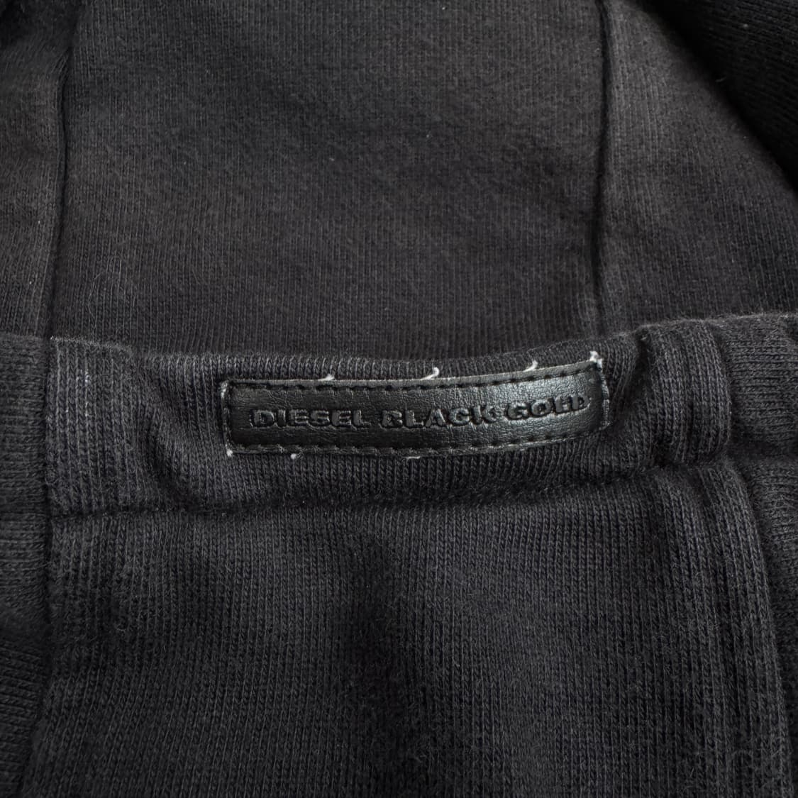 디젤 블랙골드 후드티 상품이미지4