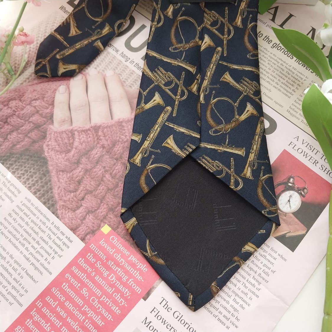 던힐 실크 네이비 트럼펫 패턴 넥타이 9.4cm A+등급 K1647
 상품이미지9