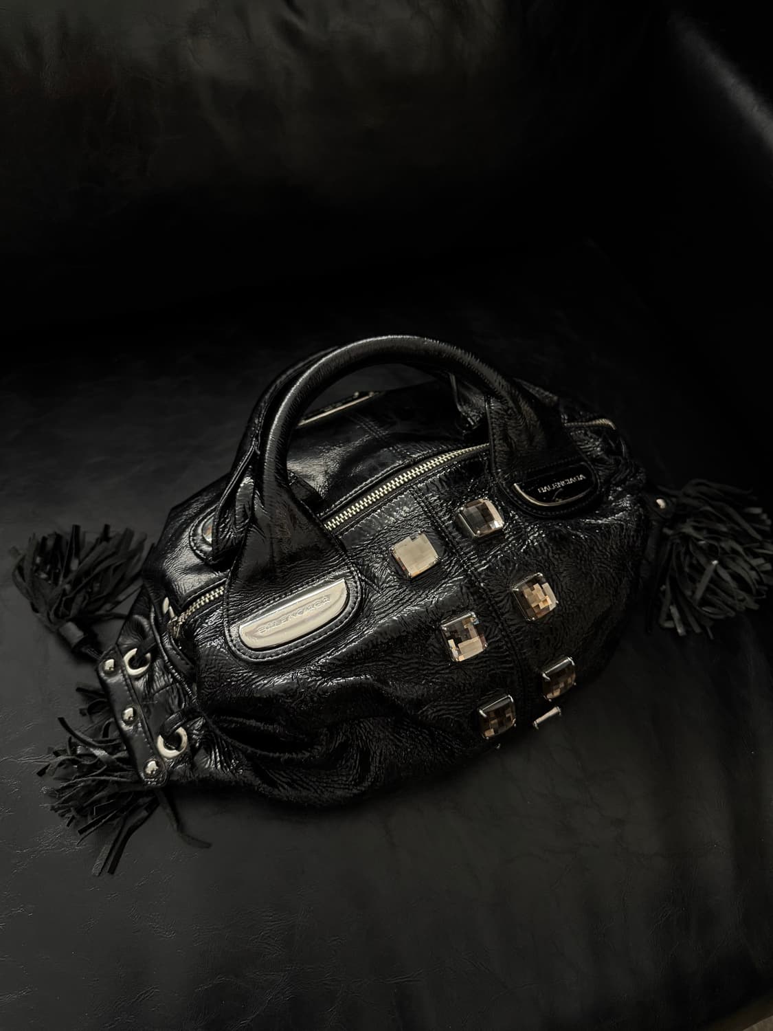 발렌시아가 y2k 스퀘어큐빅 로고플레이트 미니 토트백 상품이미지2