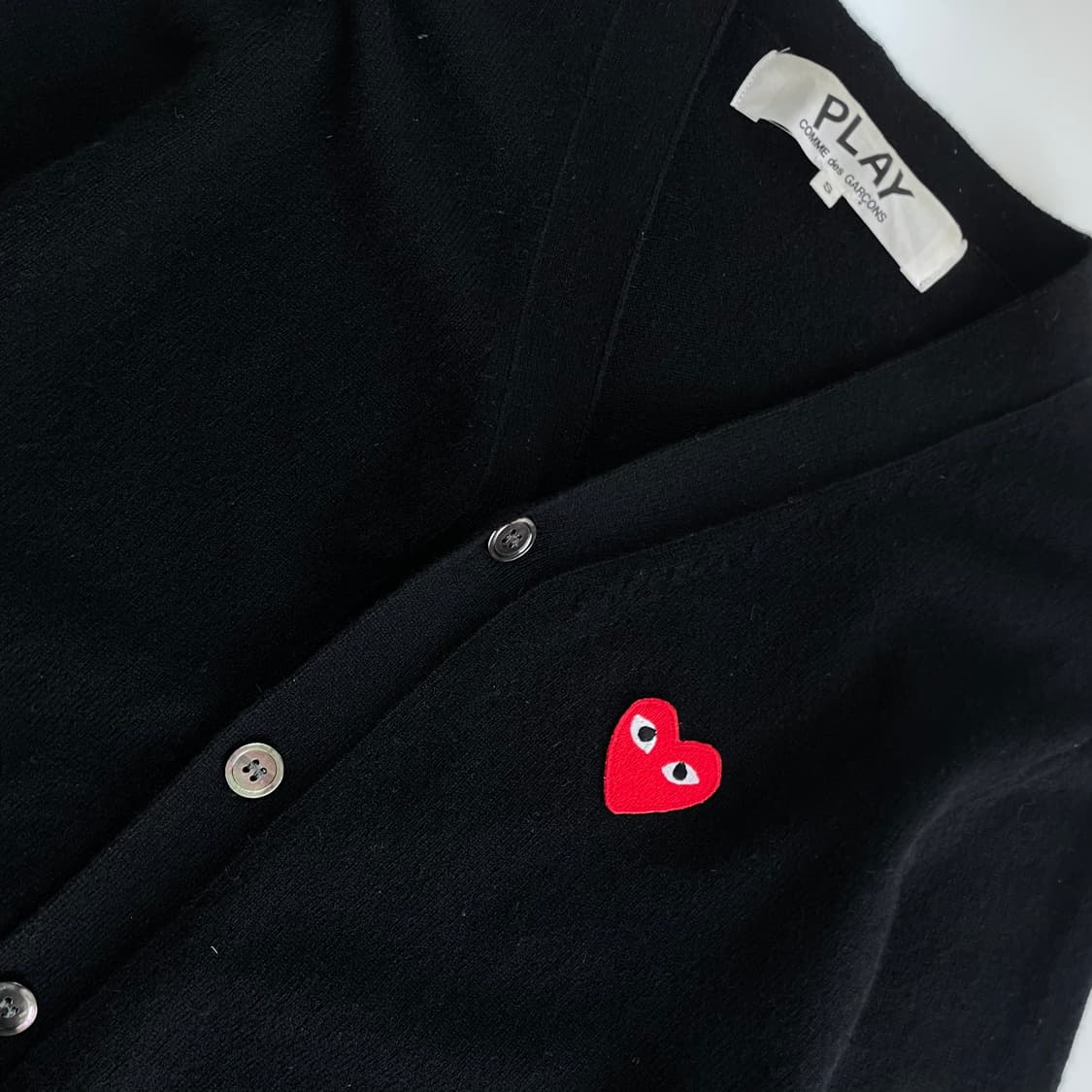 Comme Des Garsons 꼼데가르송 블랙 레드와펜 울 가디건 상품이미지3
