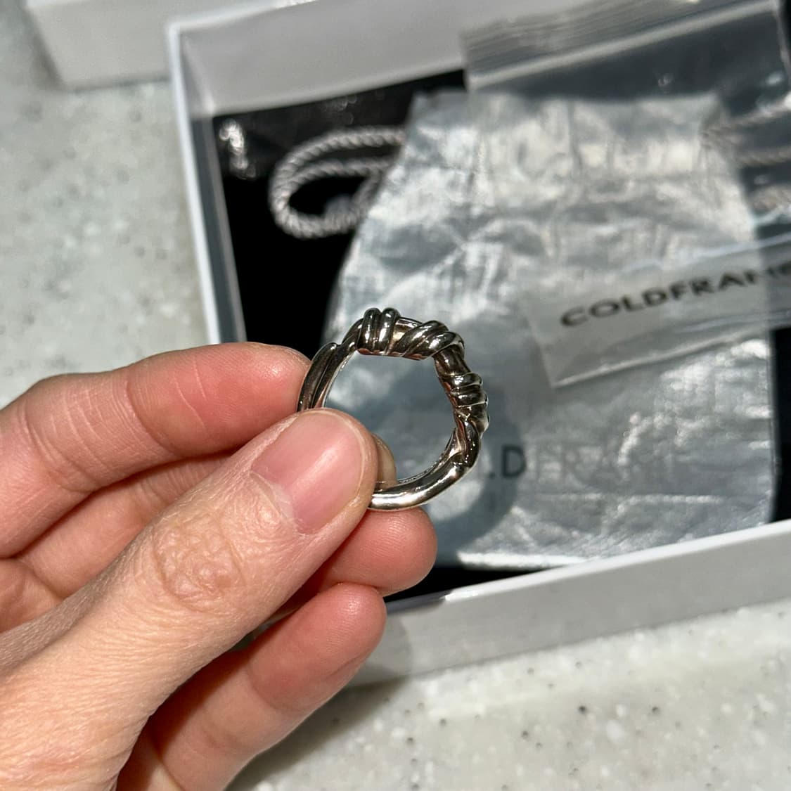 coldframe 콜드프레임 실버 꼬임 매듭 반지 상품이미지3