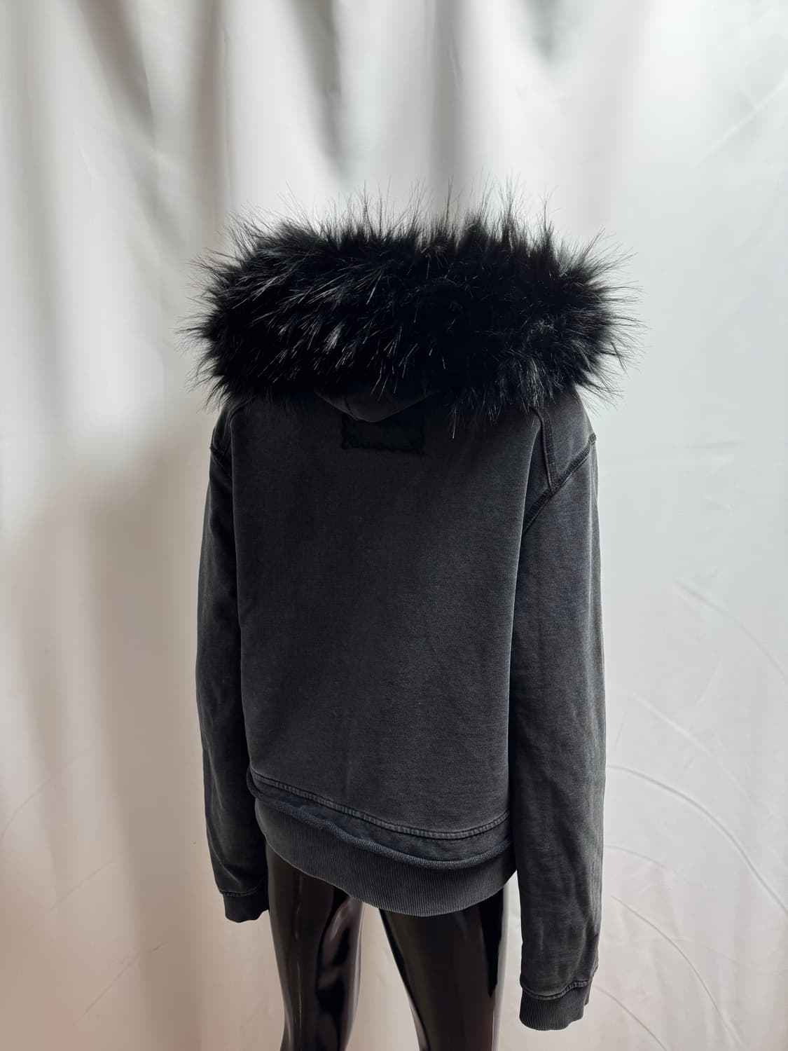 baccess 크롭 퍼 후드 집업 울프죠 상품이미지3