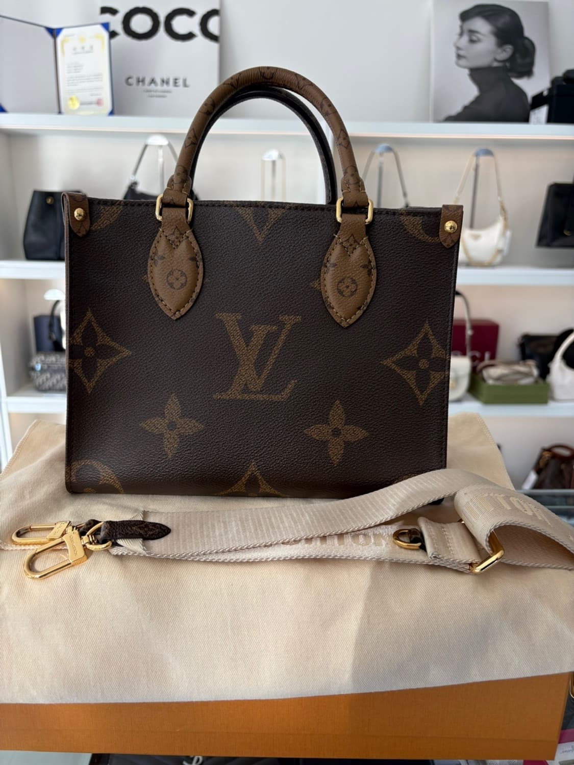 [정품] 루이비통 온더고 pm 상품이미지2