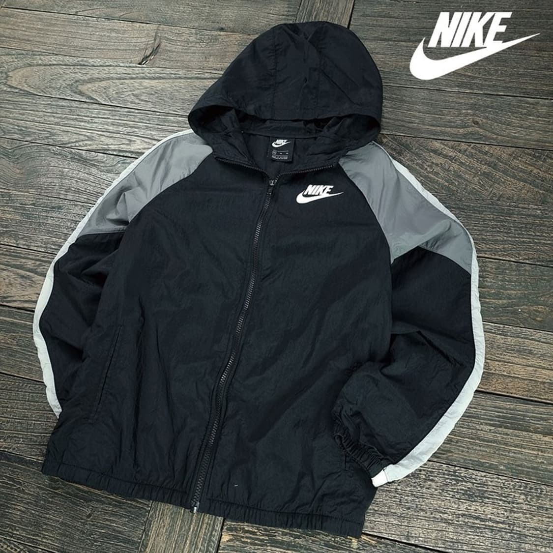 [나이키] 로고 프린팅 후드 바람막이 자켓 블랙 M19048 상품이미지1