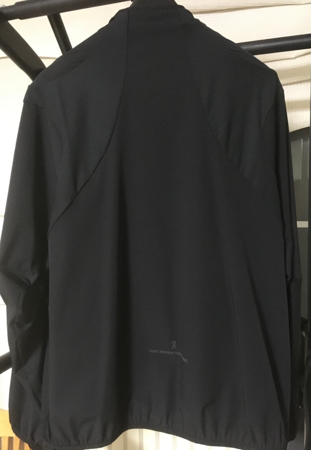 온러닝 파프 바람막이 블랙 판매합니다 상품이미지4