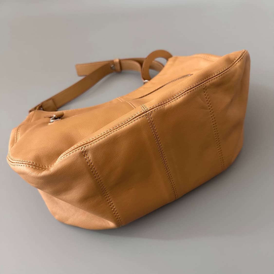 이세이미야케 im product 가죽 토트백 상품이미지4